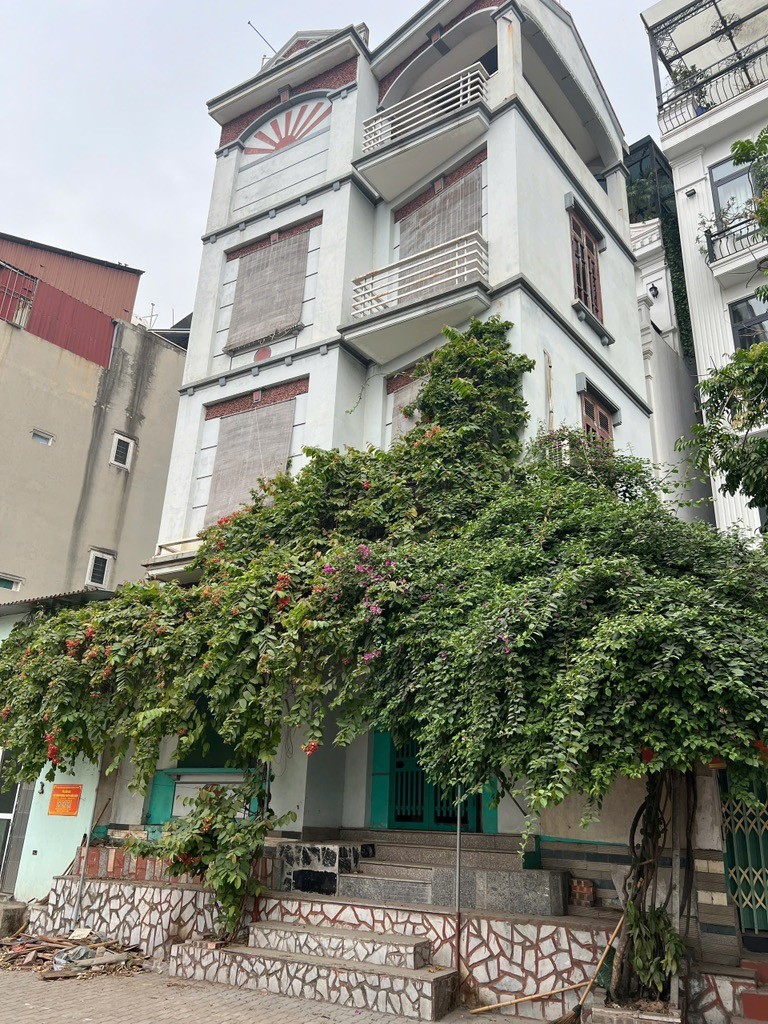 MẶT PHỐ LÝ SƠN 11 tỷ 45m MẶT TIỀN 6.5m,VỈA HÈ KINH DOANH LONG BIÊN 2