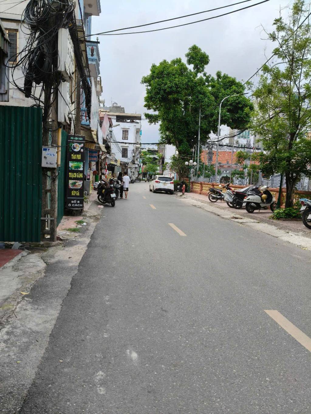 MẶT PHỐ Ô CÁCH 15 tỷ 66m VỈA HÈ KINH DOANH CHO THUÊ ĐỈNH,LONG BIÊN 2