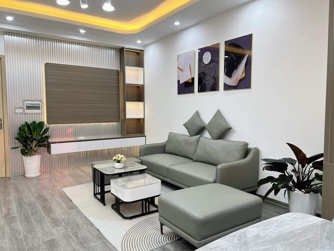 Cần bán căn chung cư góc 2 mặt thoáng, nhà mới làm lại nội thất tại KDT Thanh Hà hà Đông 3