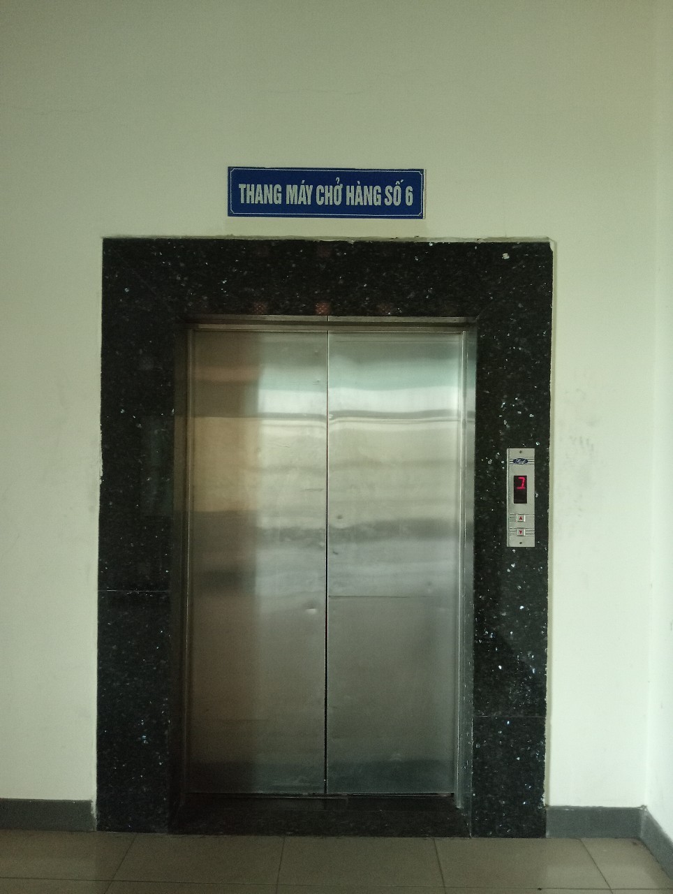 CHO THUÊ  KHO CHỨA HÀNG Tại MÊ LINH PLAZA. MÊ LINH. HÀ NỘI 3