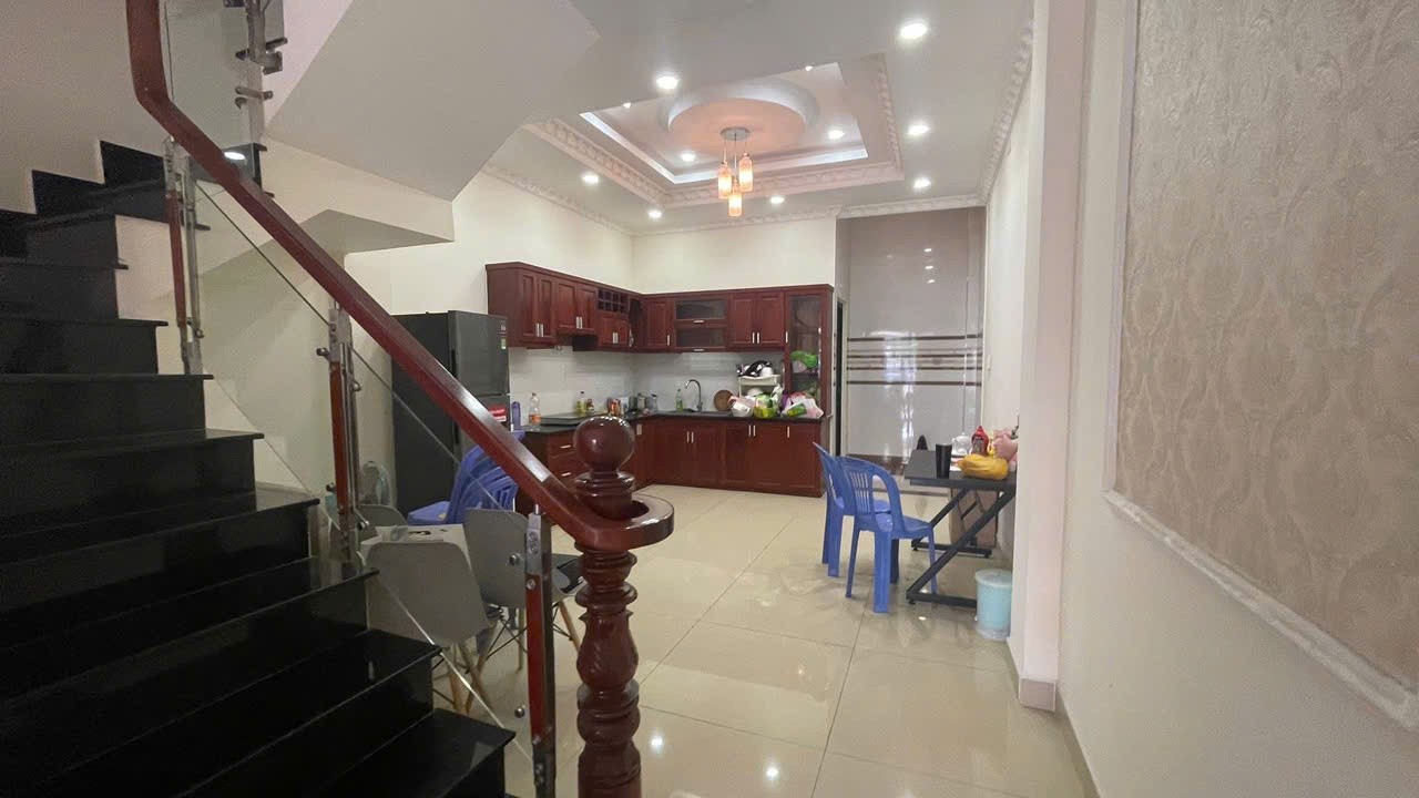 Cho thuê nhà  đường 26, Phường Hiệp Bình Chánh, Diện tích 300m²,6PN.full nội thấtGiá 23 Triệu/tháng 4