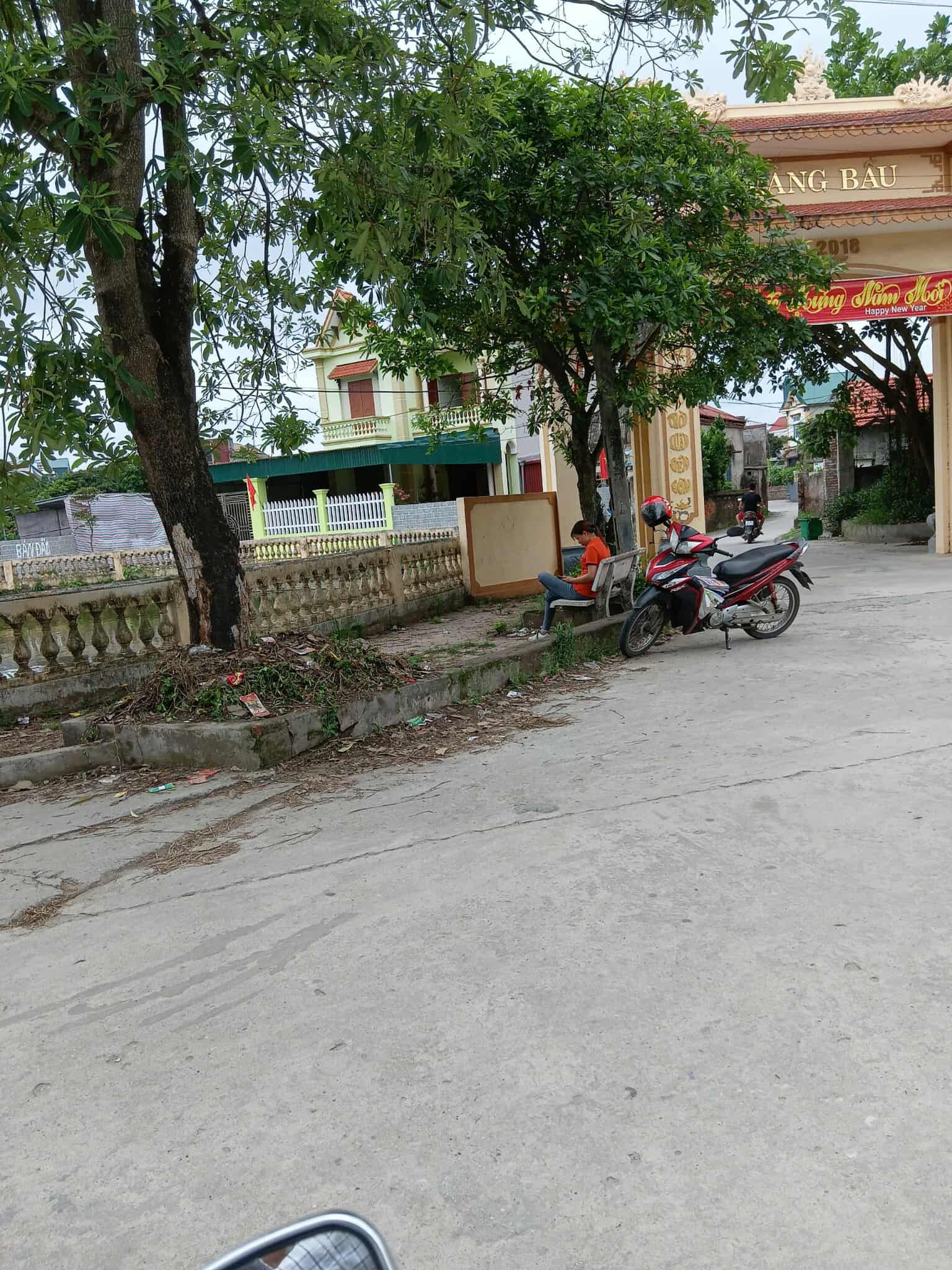 Bán đất Thôn Bầu Lai Cách view hồ, gần sát trường học, giá chỉ 1.x ty 3