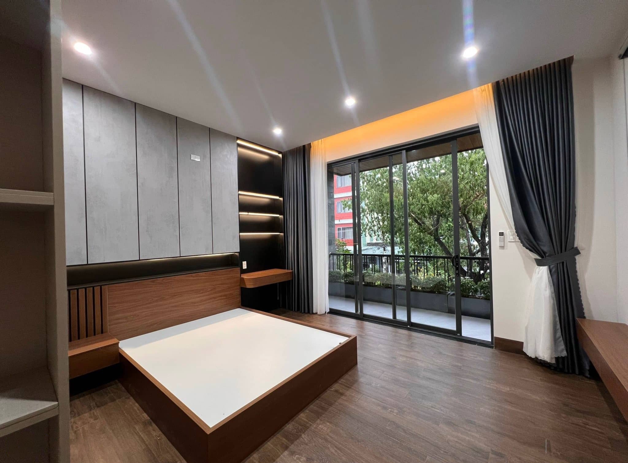 1 số lô đất vị trí đẹp giá tốt chủ gửi bán gấp tại D/A Nam Long quận 9 giá bán từ 9 tỷ. 3