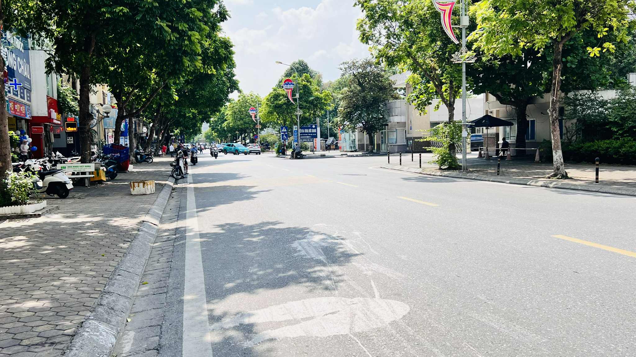 bán mảnh đất phố Trường Lâm, 2 mặt ôtô tránh, 188m, mặt tiền 6m, gần bệnh viện Đức Giang, full thổ 2