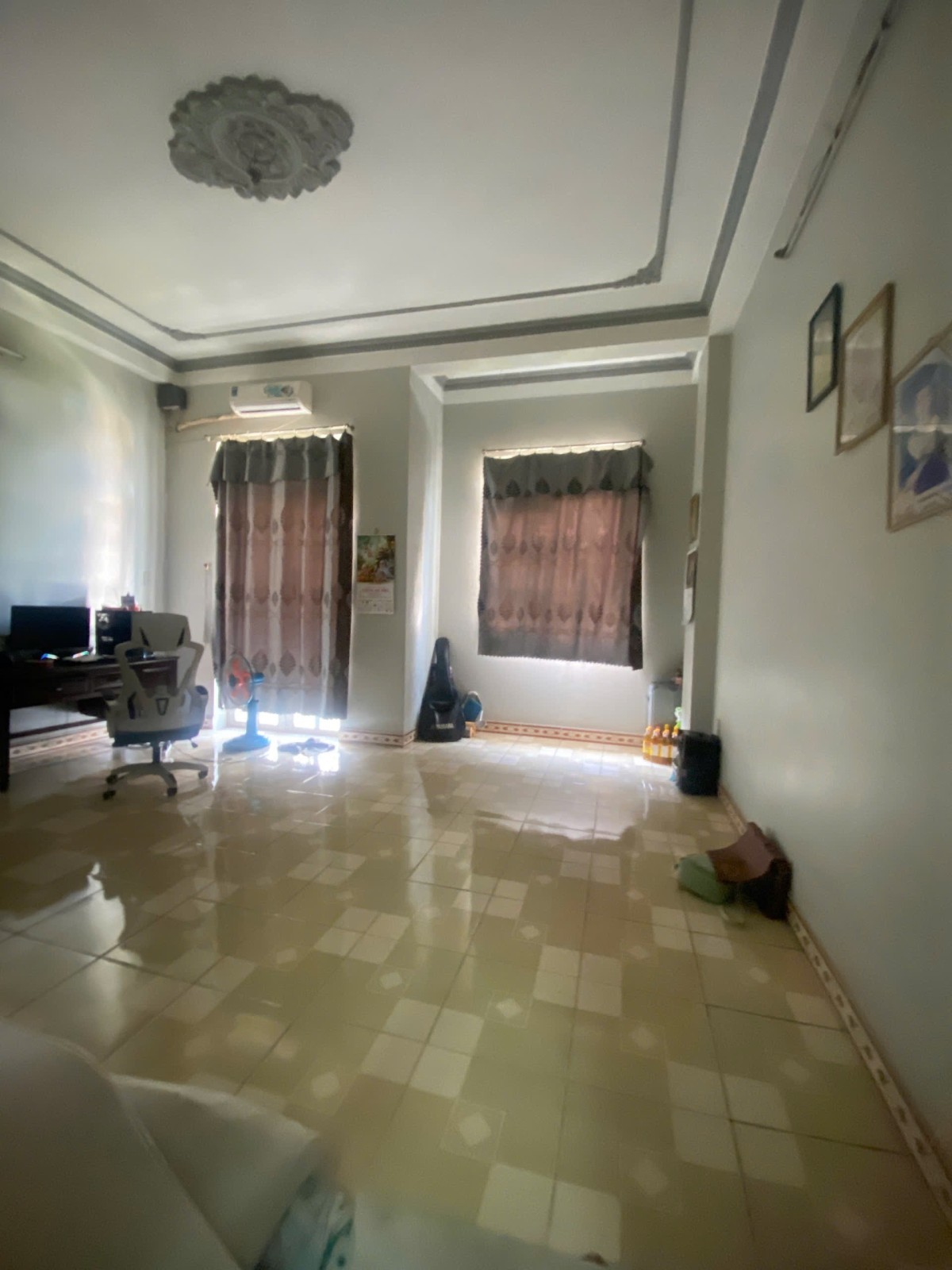 Bán nhà mặt tiền Thạch Lam-ngang 5.4m-4 tầng-4PN-sổ vuông-11 tỷ hơn 2