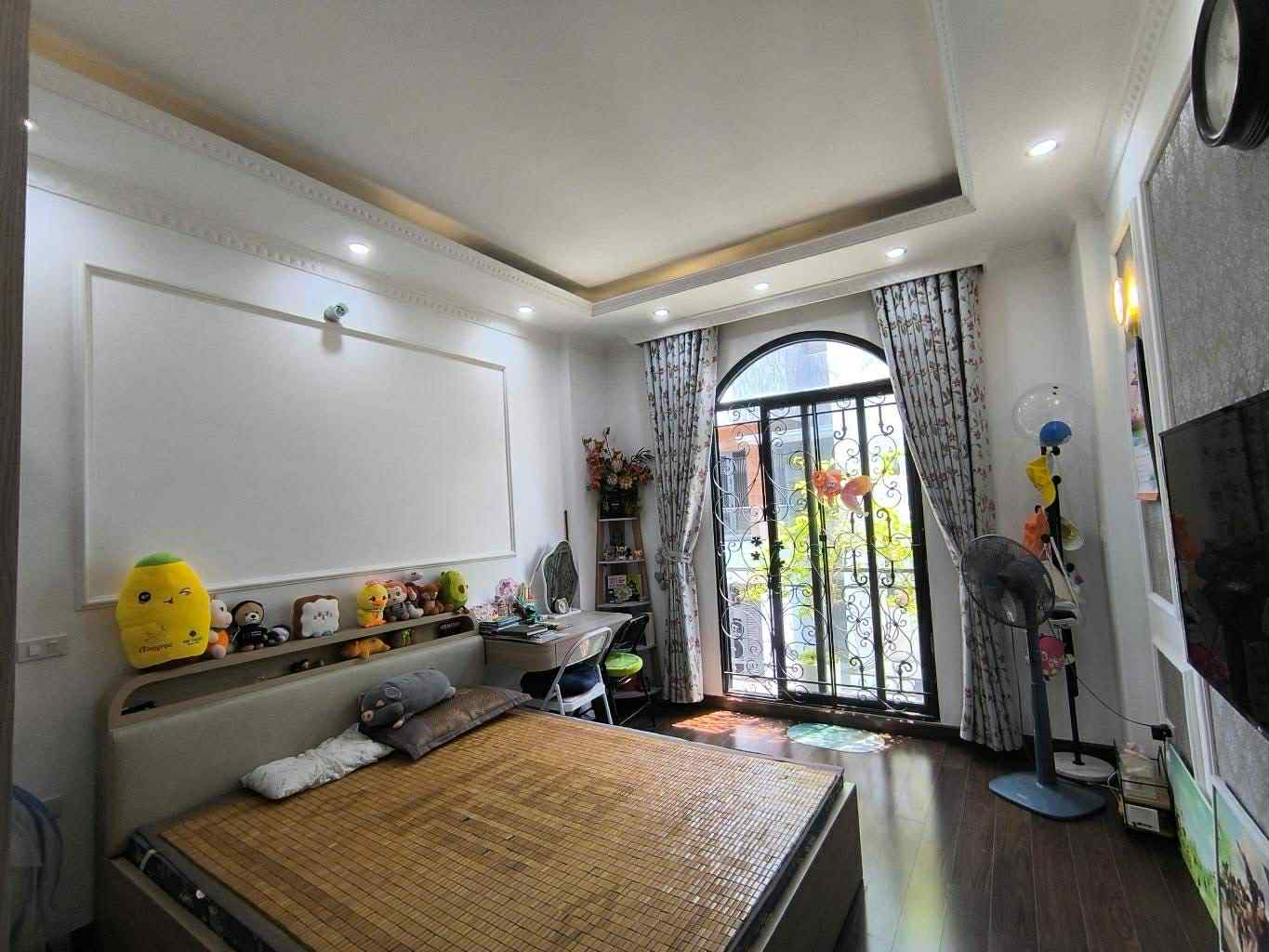 nhà đẹp Cổ Linh, 50m x 5 tầng, gara 2 ôtô, ngõ thông, đón đầu cầu Trần Hưng Đạo 4