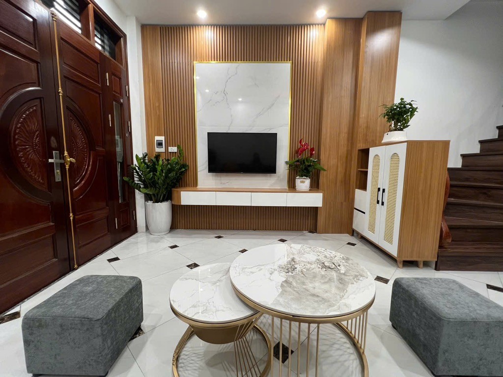 XUÂN PHƯƠNG- NAM TỪ LIÊMNHÀ ĐẸP FULL NỘI THẤT Ở NGAY- 20M RA Ô TÔ- 50M RA ĐƯỜNG Ô TÔ TRÁNH