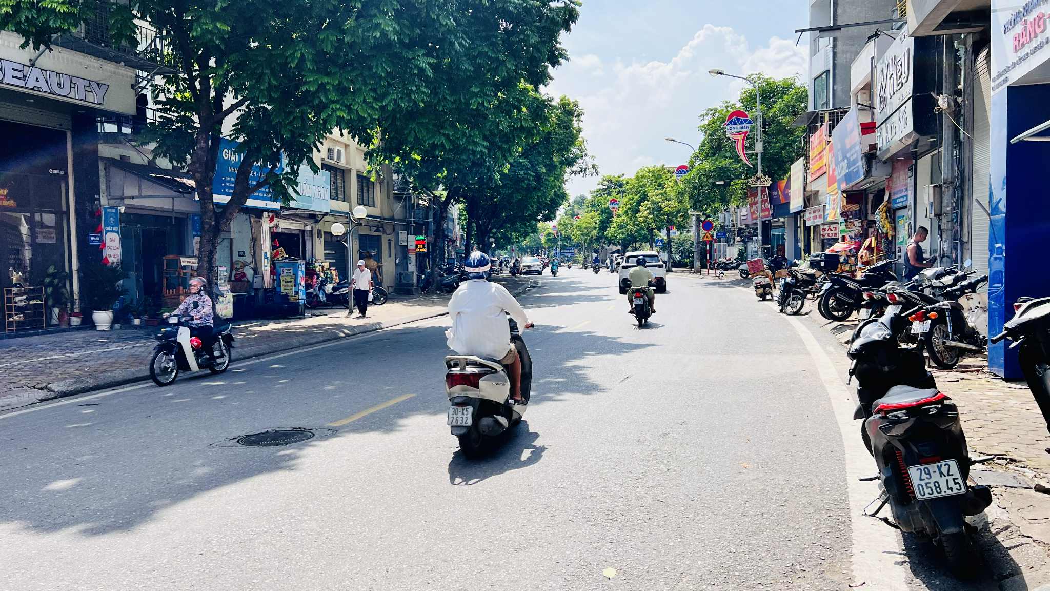 bán mảnh đất phố Trường Lâm, 2 mặt ôtô tránh, 188m, mặt tiền 6m, gần bệnh viện Đức Giang, full thổ 4