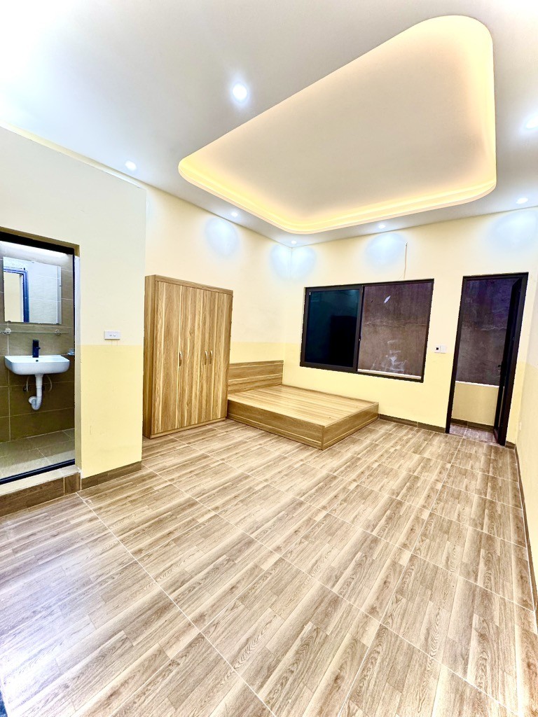 Bán nhà đủ nội thất Hoàng Hoa Thám, Ba Đình, ngõ ba gác, 32m2, 3 tầng, Mt 4.3m, chỉ 5.55 tỷ
