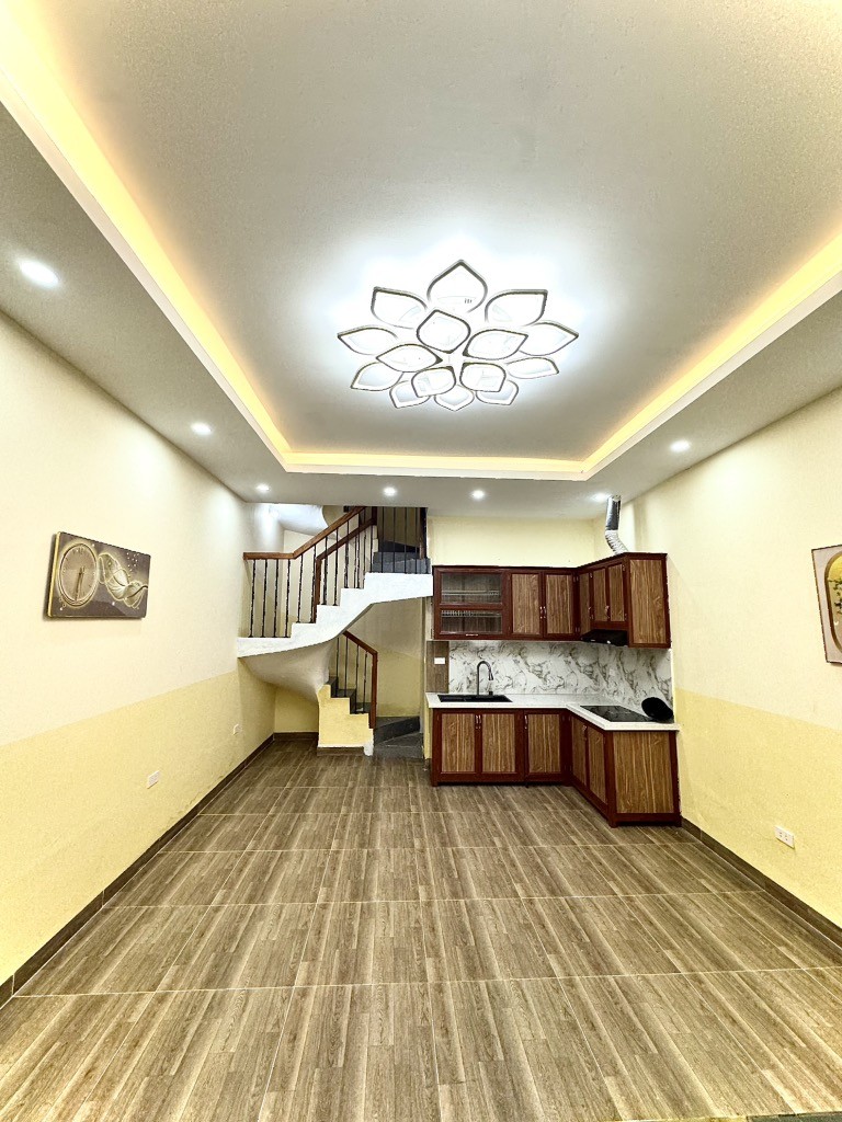 Bán nhà đủ nội thất Hoàng Hoa Thám, Ba Đình, ngõ ba gác, 32m2, 3 tầng, Mt 4.3m, chỉ 5.55 tỷ 2