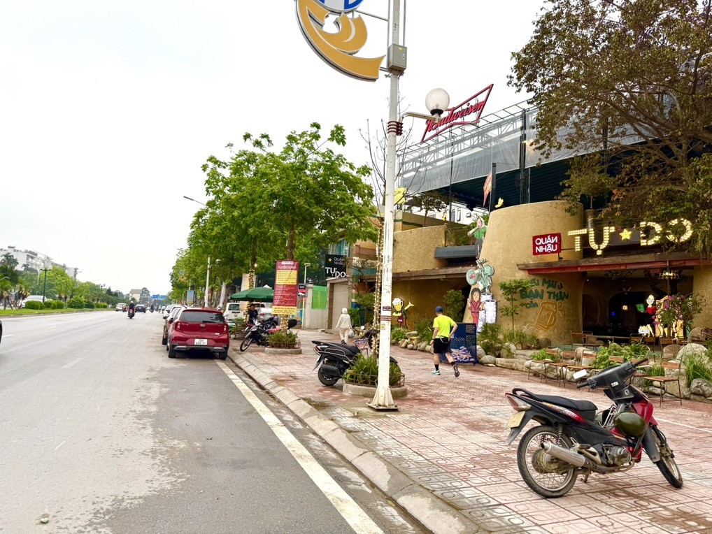 NHÀ DÒNG TIỀN BỒ ĐỀ 29 tỷ 135m MẶT TIỀN 7m SẴN 24 PHÒNG,LONG BIÊN 5