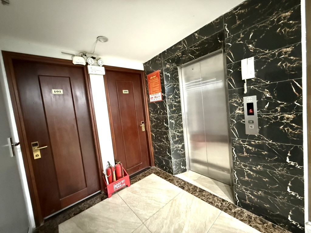 NHÀ DÒNG TIỀN BỒ ĐỀ 29 tỷ 135m MẶT TIỀN 7m SẴN 24 PHÒNG,LONG BIÊN 3