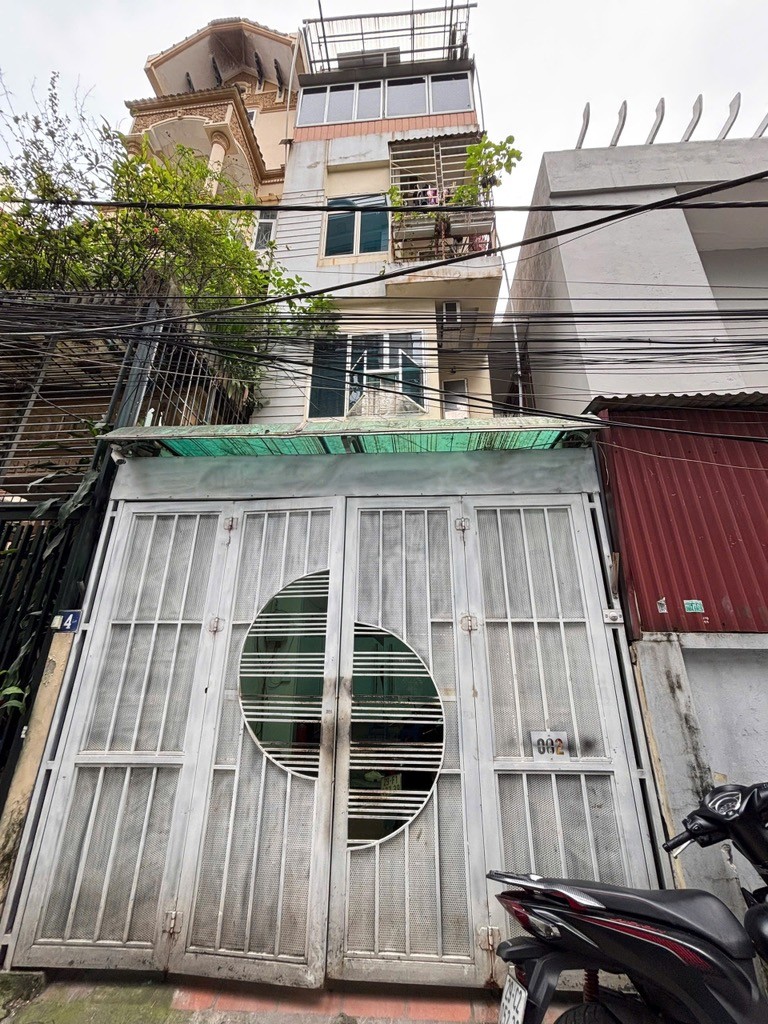 BÁN NHÀ HỒNG TIẾN 13 tỷ 55m NGÕ Ô TÔ THÔNG THOÁNG GẦN PHỐ,LONG BIÊN