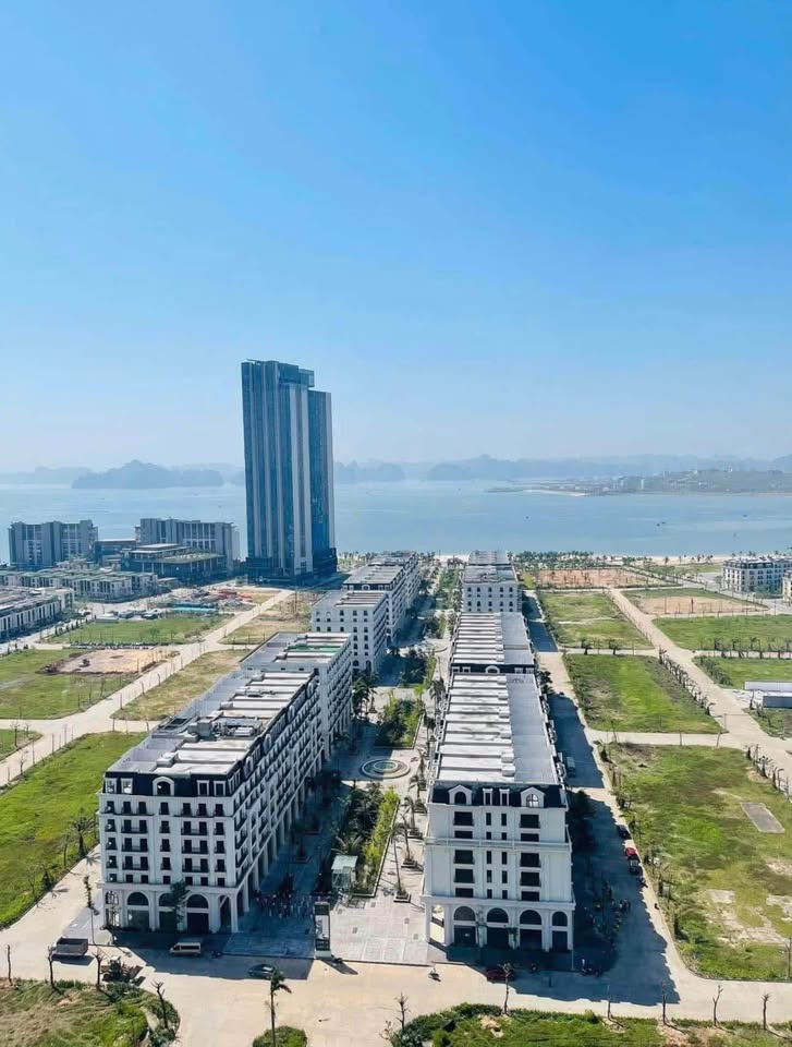 Cần bán Căn hộ chung cư Phường Bãi Cháy, Hạ Long, Diện tích 96m², Giá Thương lượng