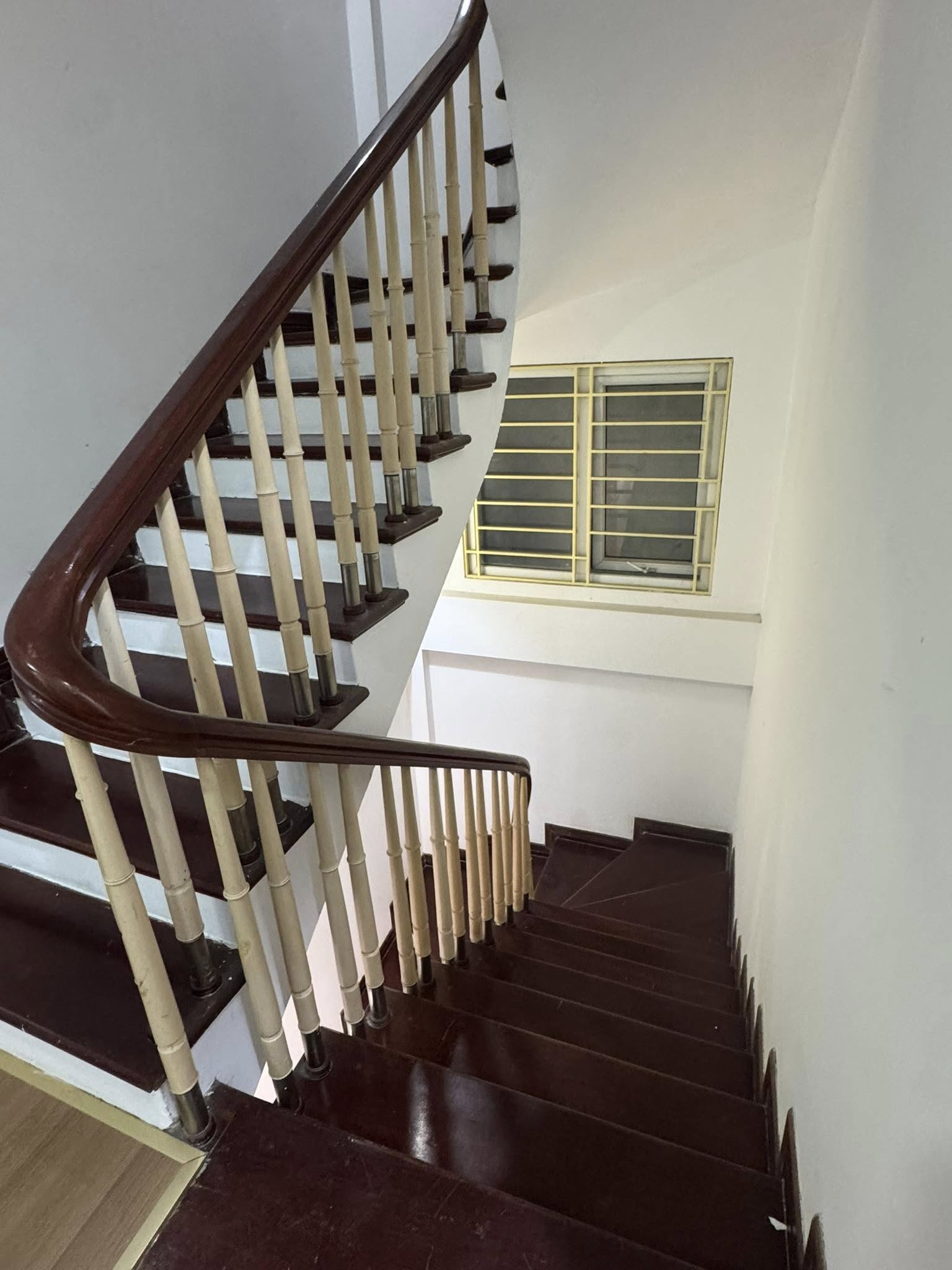 BÁN GẤP NHÀ THANH XUÂN, GẦN HỒ OTO LÙI ĐỖ CỬA, DT52M 5 TẦNG MẶT TIỀN RỘNG CHỈ 12.X TỶ 4