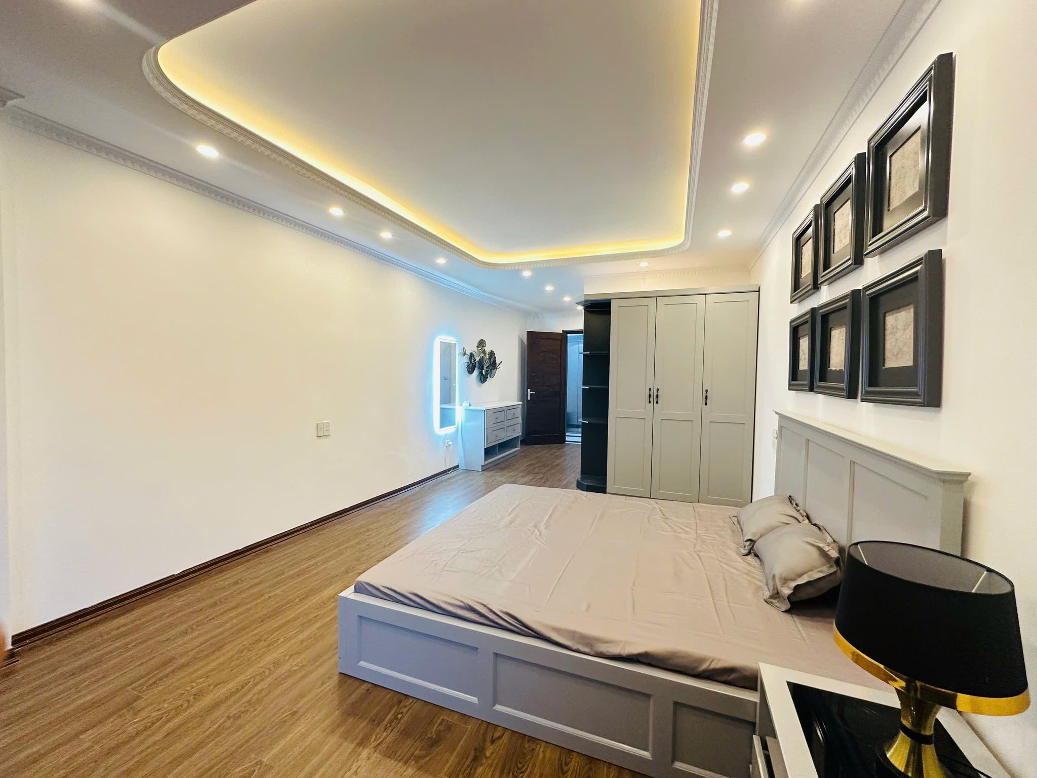 PHÂN LÔ ÔTÔ TRÁNH-VỈA HÈ-43M 6T THANG MÁY 18xTỶ-NỘI THẤT SANG XỊN-HỒNG HÀ BA ĐÌNH 4