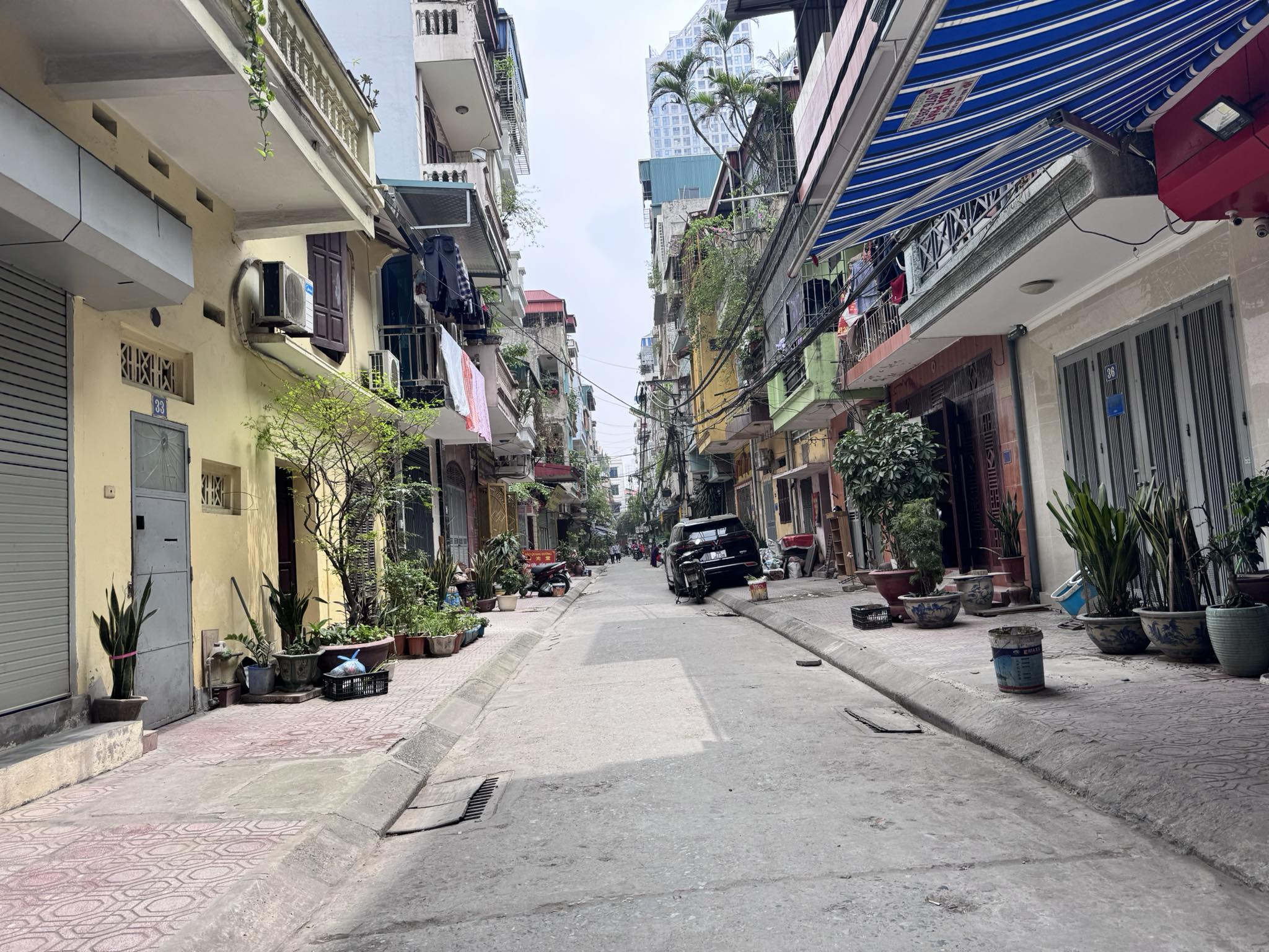 Nhà mặt phố Huỳnh Thúc Kháng 5 tầng, ô tô tránh, vỉa hè, kinh doanh đỉnh