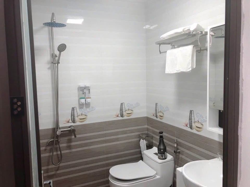 Cần bán Homestay - Khách Sạn Phường Bãi Cháy, Hạ Long, Diện tích 106m², Giá 12 Tỷ 6