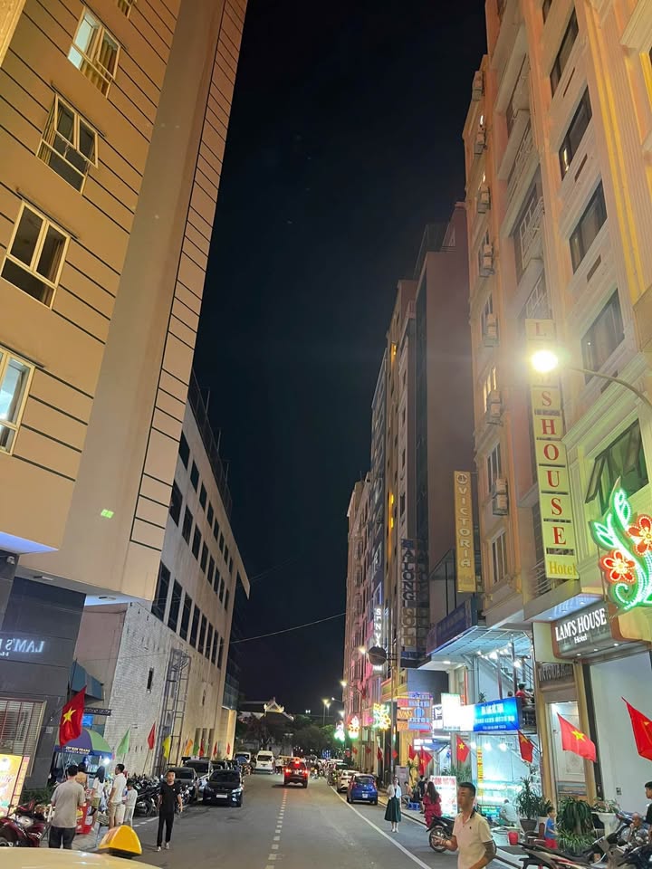 Cần bán Homestay - Khách Sạn Phường Bãi Cháy, Hạ Long, Diện tích 72m², Giá 3.4 Tỷ 6