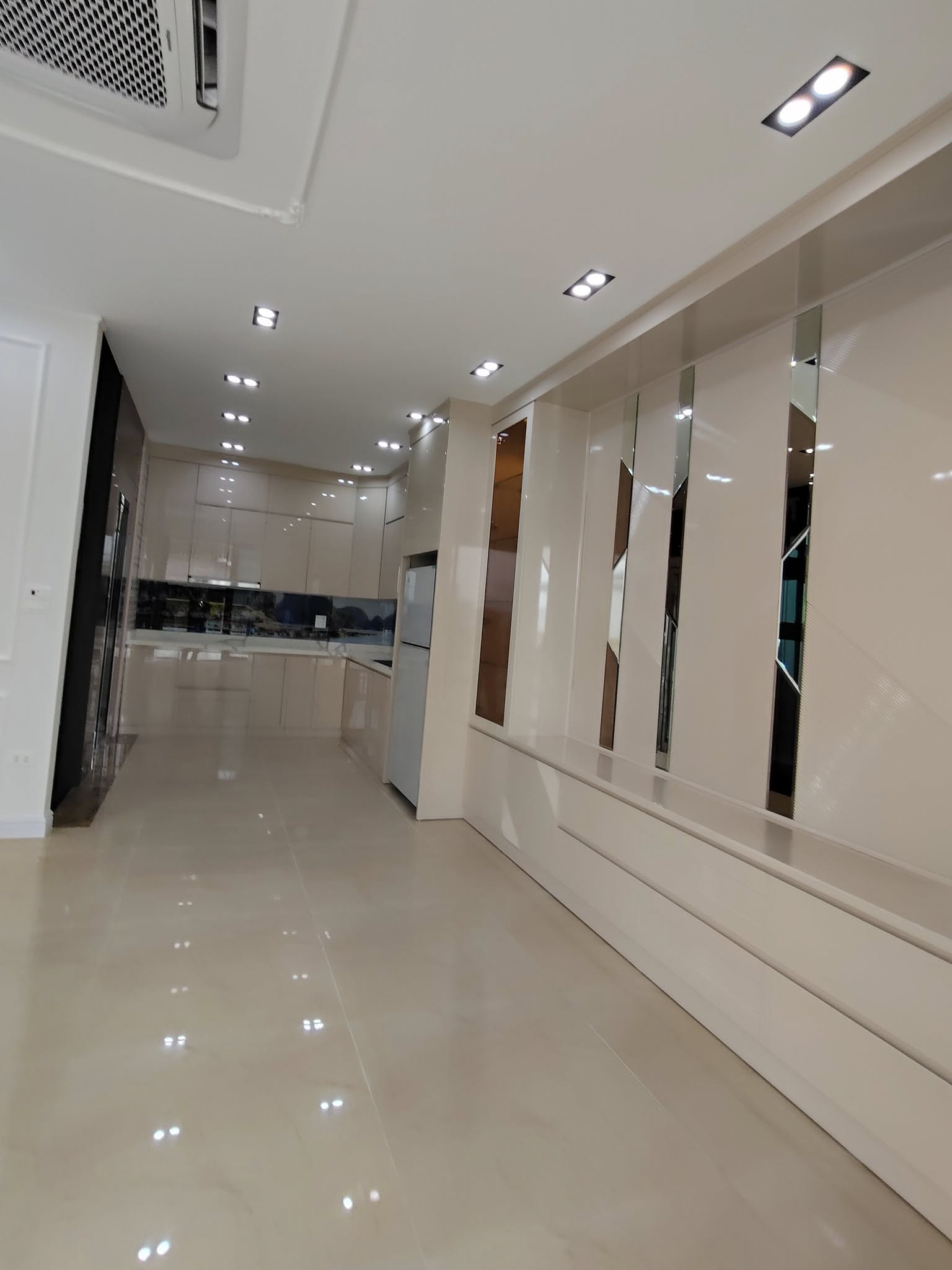 Mặt Phố Đảo Trúc Bạch 60M2 4 Tầng MT 4M 31.5 Tỷ Nhà Mới Đẹp 2 Mặt Trước sau 3