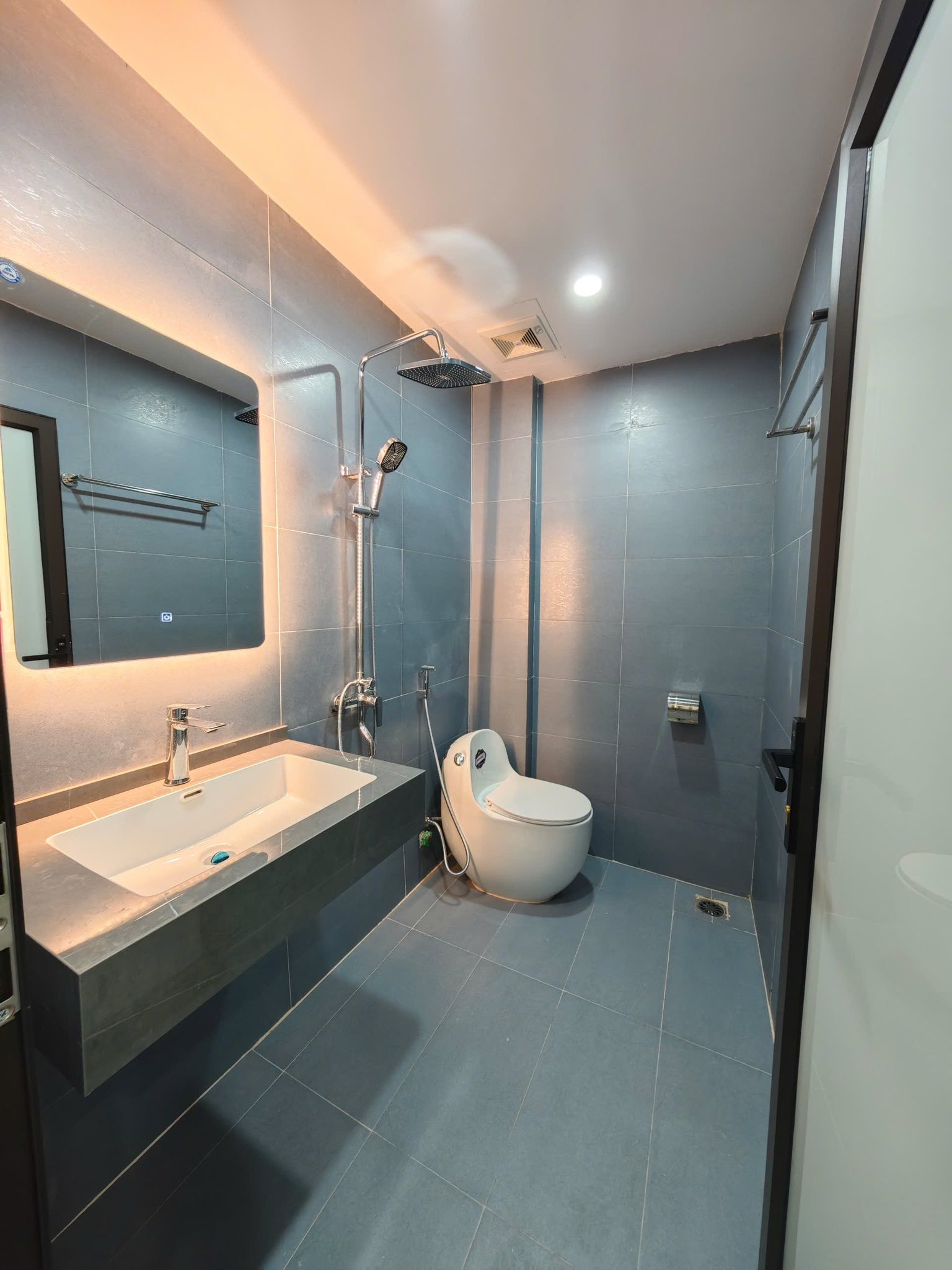 BÁN NHÀ TRẦN KHÁT CHÂN - KINH DOANH - THANG MÁY - MẶT NGÕ - 50M²  - 5M MT - 10.8 TỶ 5