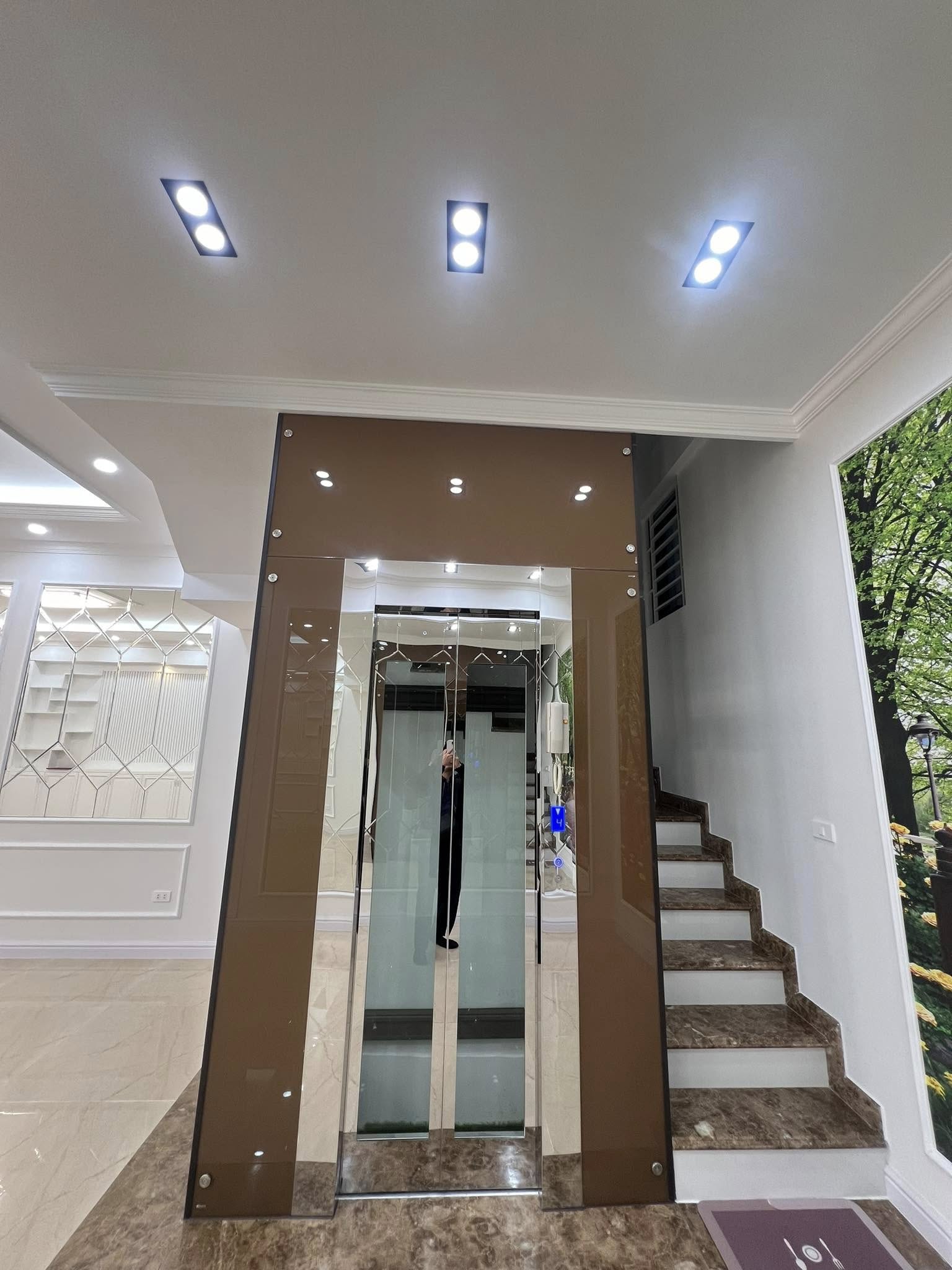 NHÀ ĐẸP PHỐ ĐÔNG QUAN CẦU GIẤY - LUXURY - THANG MÁY -SĐCC - LH:EM PHÚ - CALL: 0969577586 3