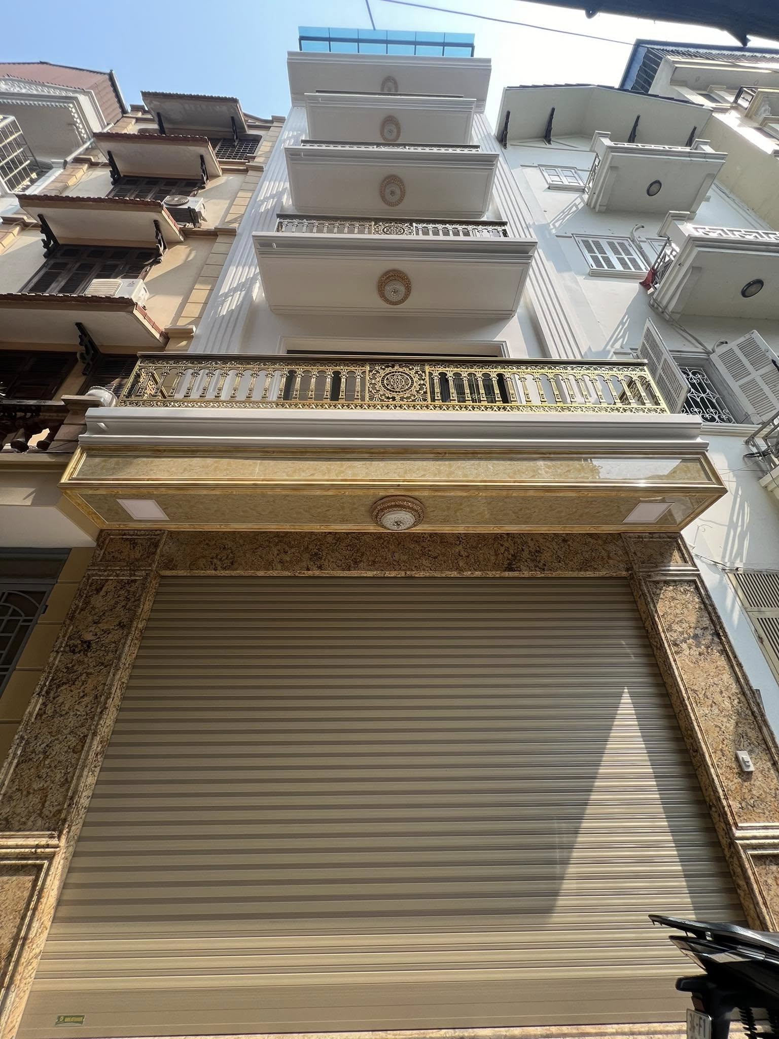 NHÀ ĐẸP PHỐ ĐÔNG QUAN CẦU GIẤY - LUXURY - THANG MÁY -SĐCC - LH:EM PHÚ - CALL: 0969577586