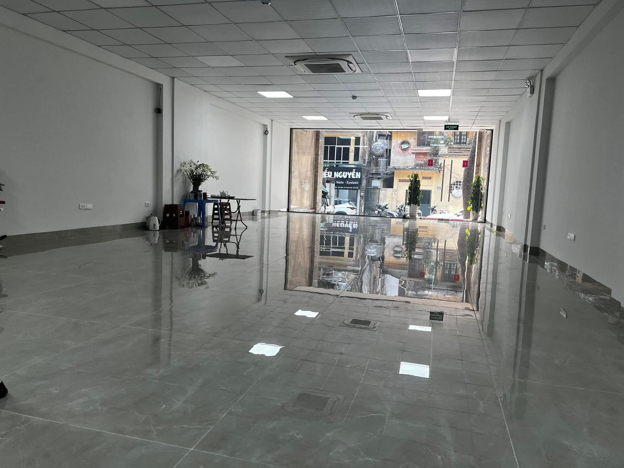 Mặt Phố Hoàn Công 9 Nổi 2 hầm Triệu Việt Vương 188 Tỷ Nhà Mới Rất Đẹp 4