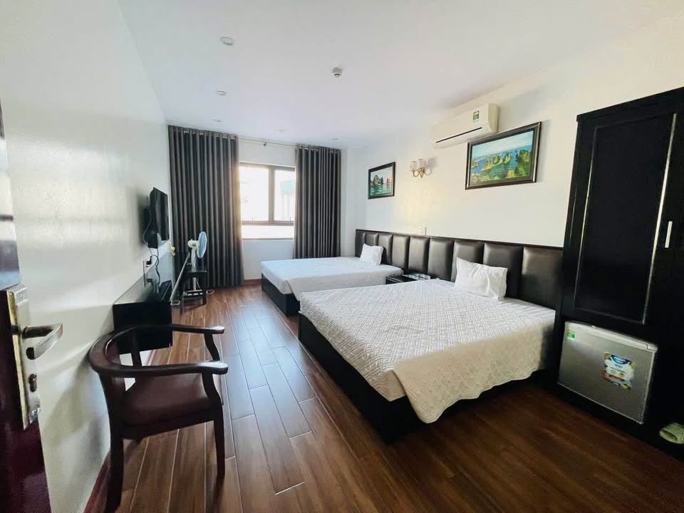 Cần bán Căn hộ chung cư đường Hoàng Quốc Việt, Phường Bãi Cháy, Diện tích 176m², Giá 27 Tỷ 7