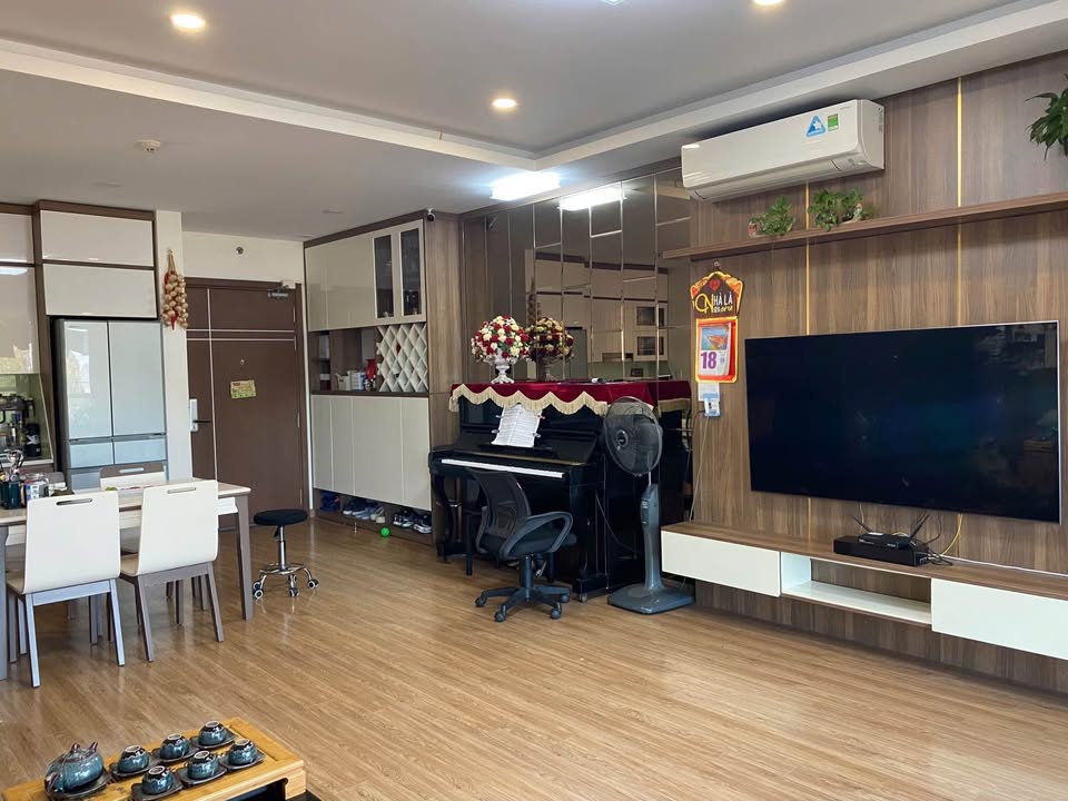 Cần bán Căn hộ chung cư đường Hoàng Quốc Việt, Phường Bãi Cháy, Diện tích 124m², Giá 6.5 Tỷ 4