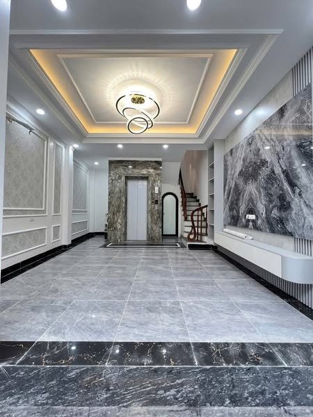 XUÂN LA, TÂY HỒ, HÀ NỘI - LÔ GÓC - THANG MÁY - GẦN HỒ TÂY GIÁ 10 TỶ