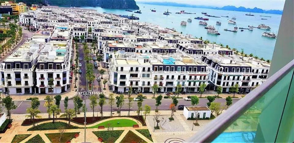 Cần bán Căn hộ chung cư đường Hoàng Quốc Việt, Phường Bãi Cháy, Diện tích 72m², Giá 3.78 Tỷ 5