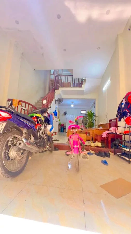 Bán nhà Ngọc Hồi 5 tầng, 42m2, mặt tiền 4m, giá 6.7 tỷ