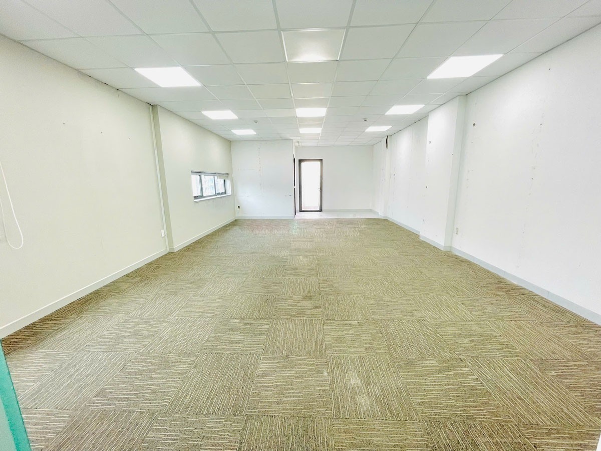 CHO THUÊ NHÀ MẶT PHỐ 3/2, Q.10, 8 TẦNG, 800 M2, 170TR/THÁNG 5