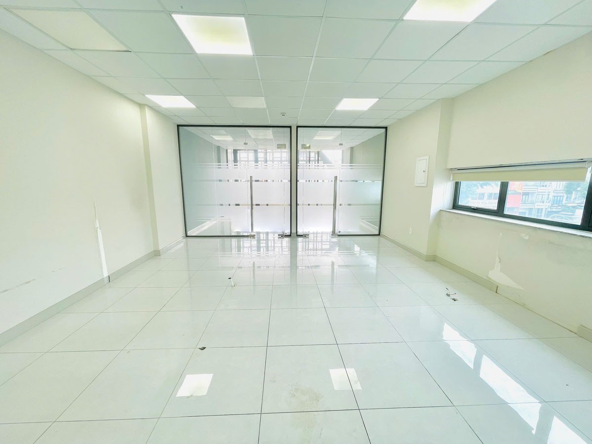 CHO THUÊ NHÀ MẶT PHỐ 3/2, Q.10, 8 TẦNG, 800 M2, 170TR/THÁNG 3