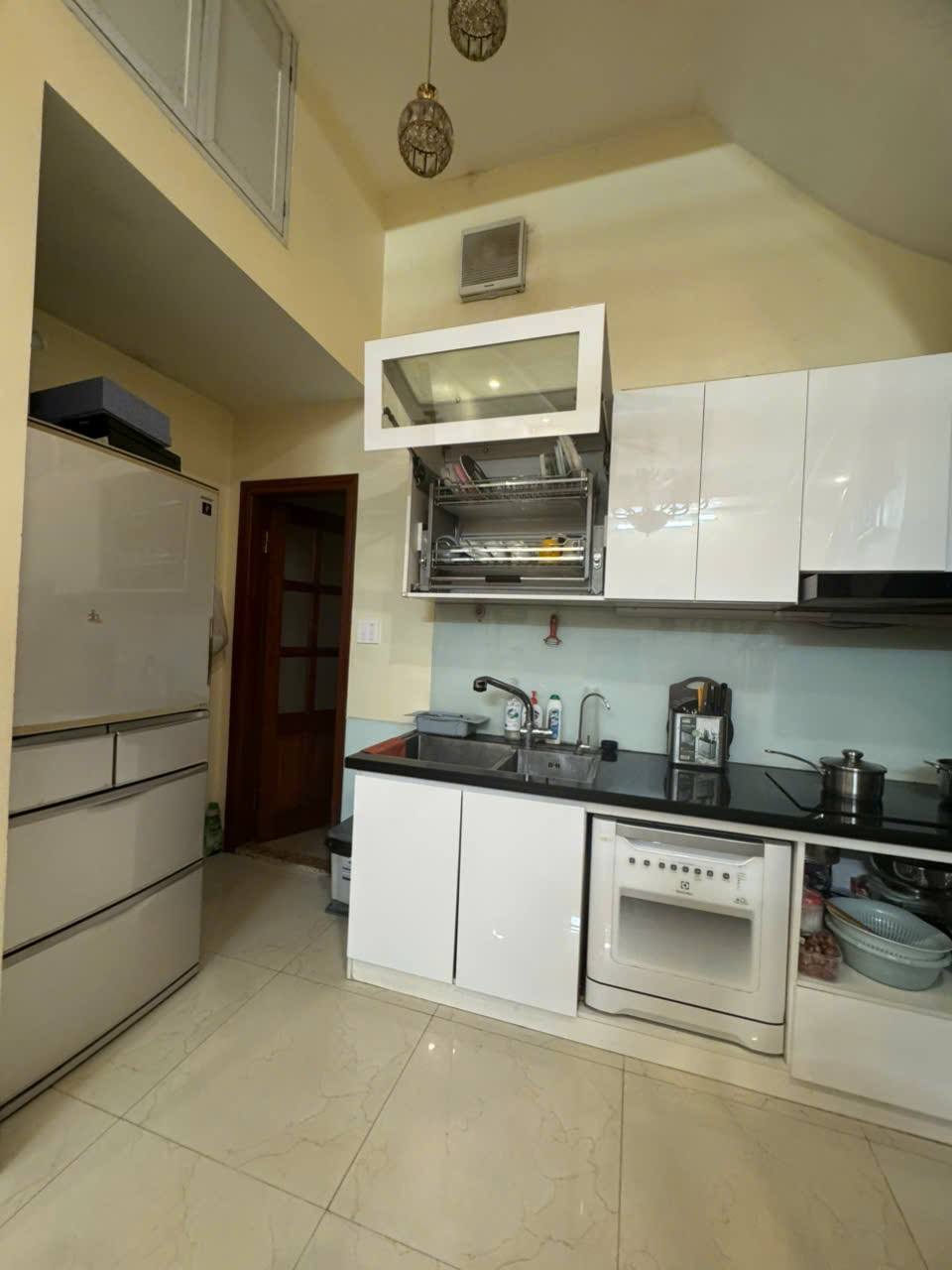 TRUNG TÂM BA ĐÌNH-20M RA MẶT PHỐ PHẠM HỒNG THÁI-40M 4T 9xTỶ-LÔ GÓC-TẶNG NỘI THẤT 3