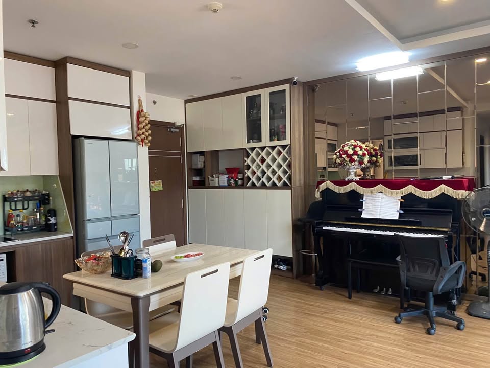 Cần bán Căn hộ chung cư đường Hoàng Quốc Việt, Phường Bãi Cháy, Diện tích 124m², Giá 6.5 Tỷ 8