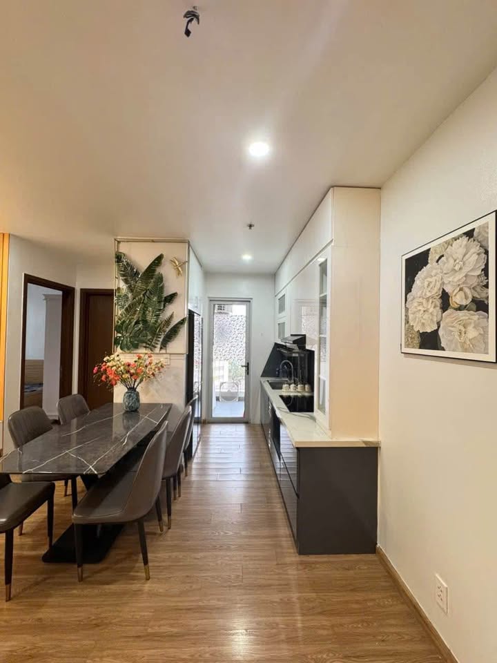 Cần bán Căn hộ chung cư đường Hoàng Quốc Việt, Phường Bãi Cháy, Diện tích 72m², Giá 3.2 Tỷ 5