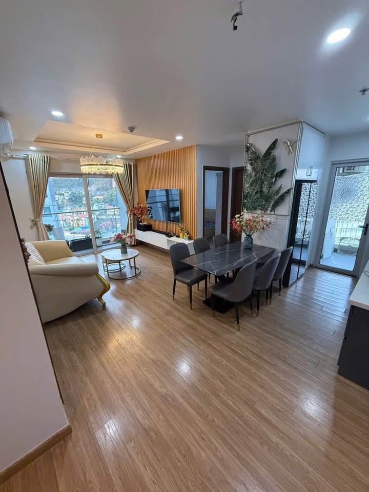 Cần bán Căn hộ chung cư đường Hoàng Quốc Việt, Phường Bãi Cháy, Diện tích 72m², Giá 3.2 Tỷ 6
