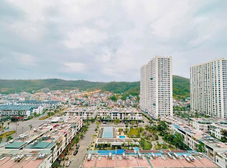 Cần bán Căn hộ chung cư đường Hoàng Quốc Việt, Phường Bãi Cháy, Diện tích 68m², Giá 1.680 Tỷ 2