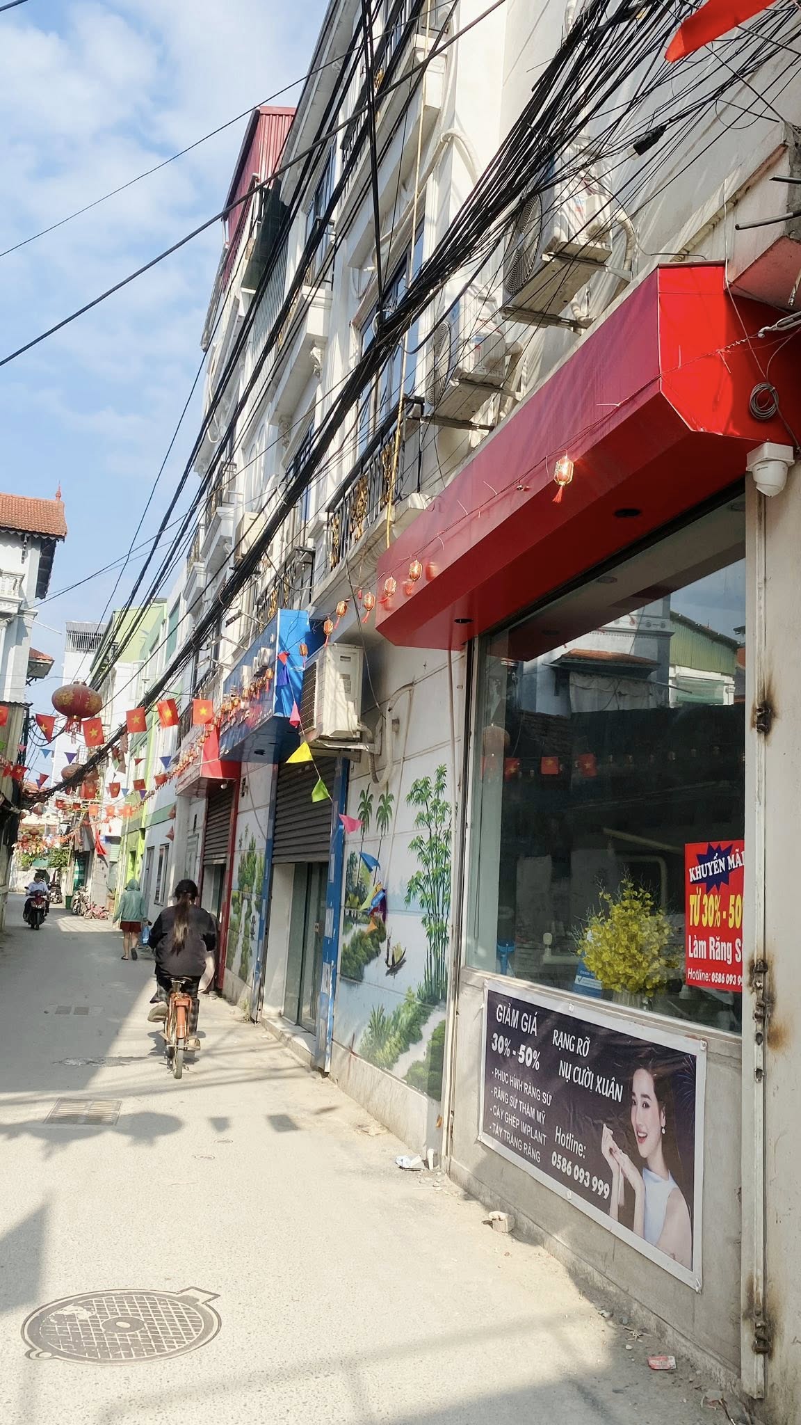 Cần t.i.ề.n bán gấp nhà phố LÔ GÓC 33m MT 11m, 2 THOÁNG - hiện đang KINH DOANH phòng khám giá hơn 2