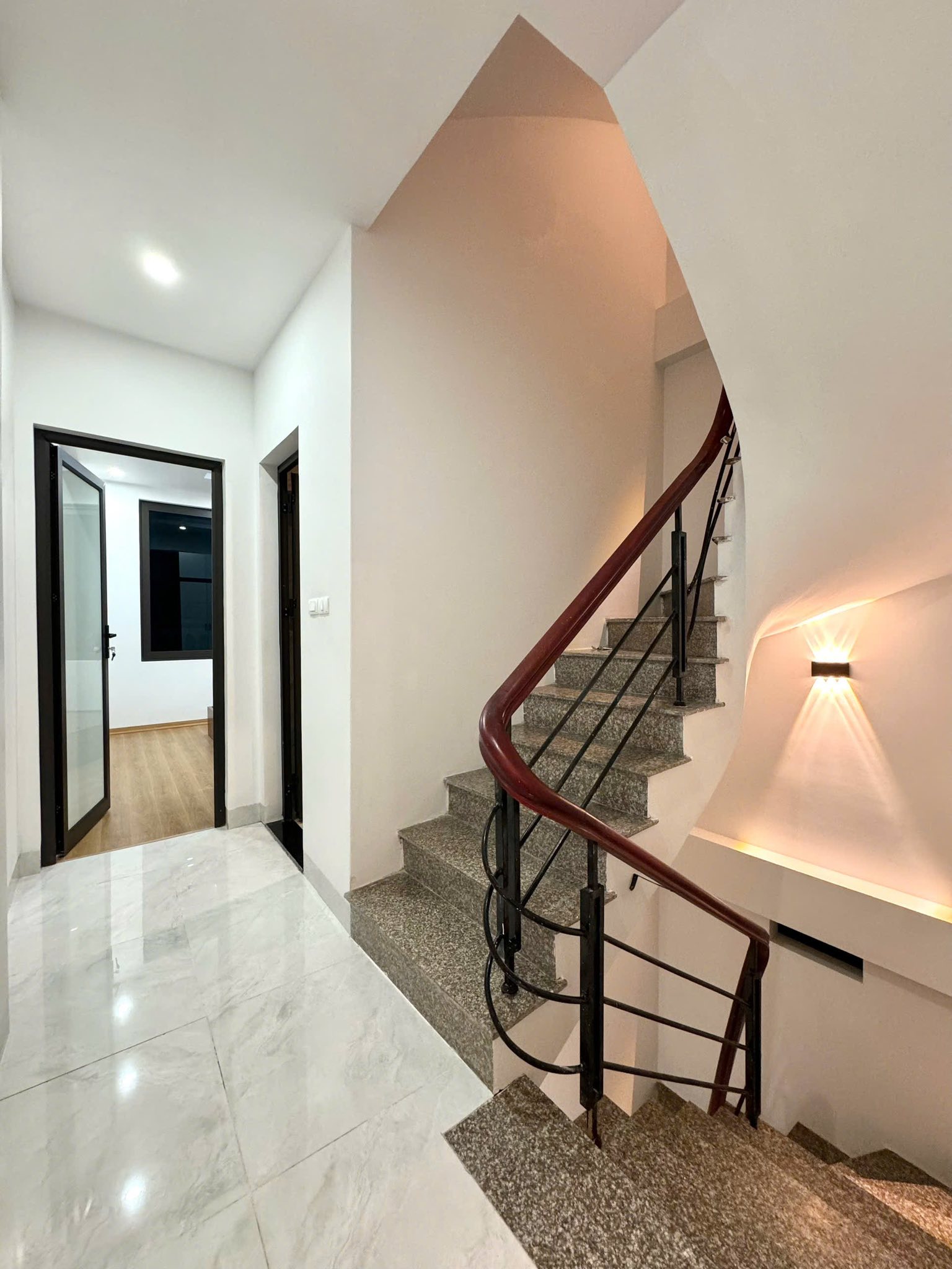 NHÀ TRẦN THÁI TÔNG CẦU GIẤY - 45M2 X 5 TẦNG - THOÁNG MÁT - LH: EM HOÀNG PHÚ - PHONE: 0969577586 2