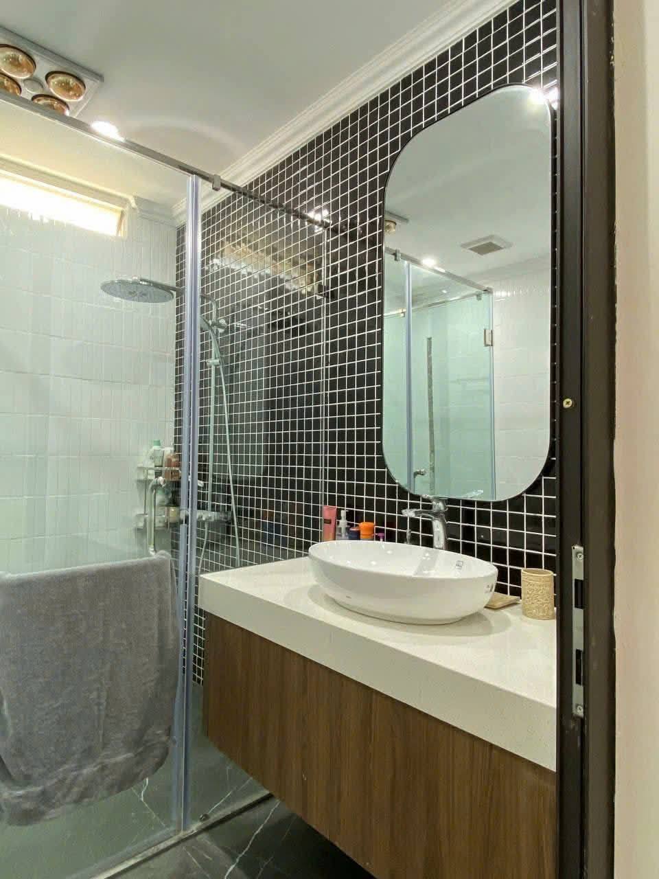 Nhà Yết Kiêu 47M2 5 Tầng Lô Góc 3 Mặt Thoáng 13 Tỷ Gần Phố Ngõ Sạch đẹp 4