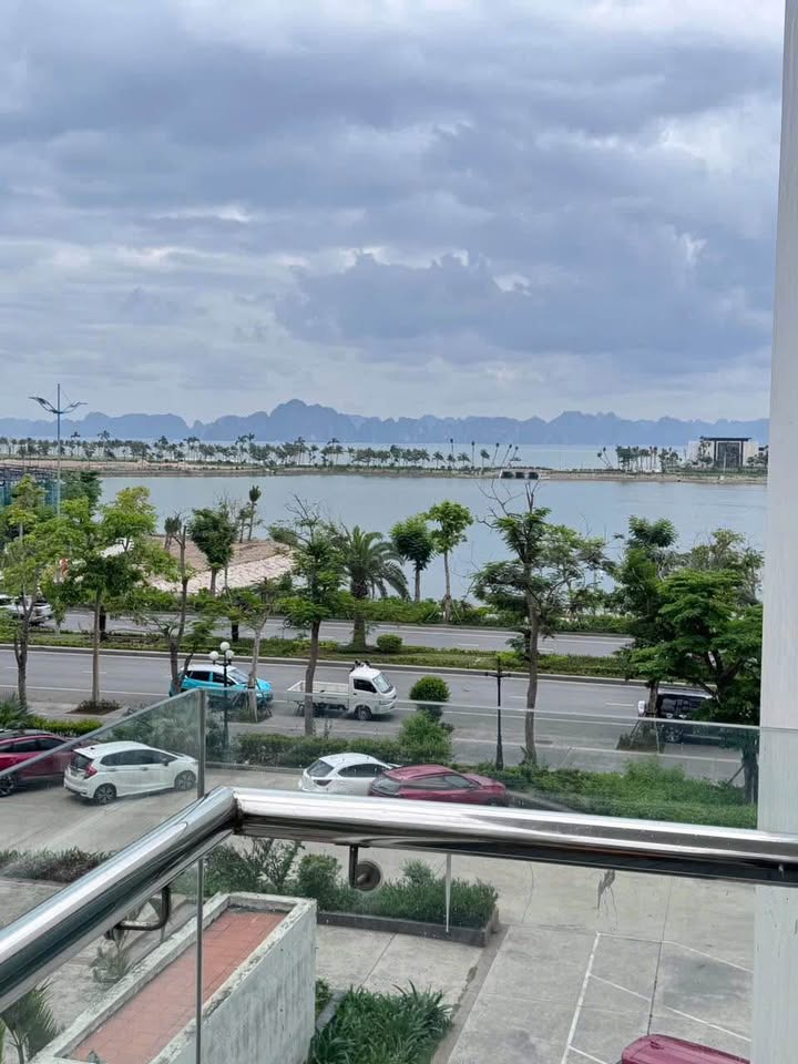 Cần bán Căn hộ chung cư đường Hoàng Quốc Việt, Phường Bãi Cháy, Diện tích 96m², Giá 2.7 Tỷ