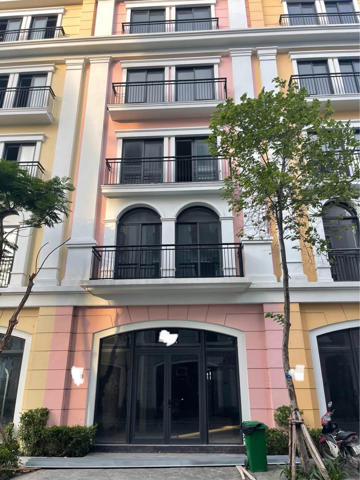 Cần bán Căn hộ chung cư đường Hoàng Quốc Việt, Phường Bãi Cháy, Diện tích 81m², Giá 7.5 Tỷ 2