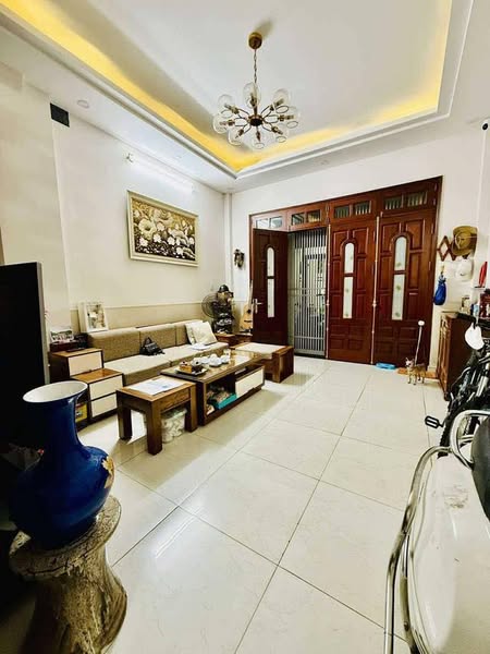 HOÀNG HOA THÁM, BA ĐÌNH, HÀ NỘI - XE CON ĐỖ CỬA - GẦN PHỐ - 45M2 GIÁ NHỈNH 9 TỶ