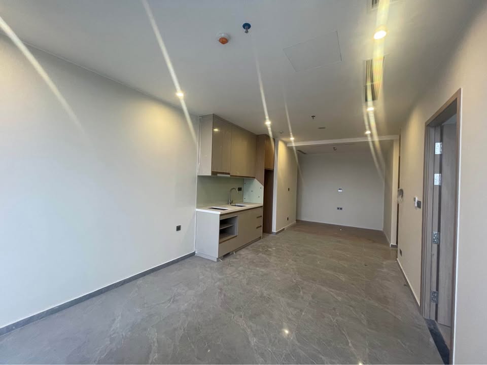 Cần bán Căn hộ chung cư đường Hoàng Quốc Việt, Phường Bãi Cháy, Diện tích 63m², Giá 2.7 Tỷ 8