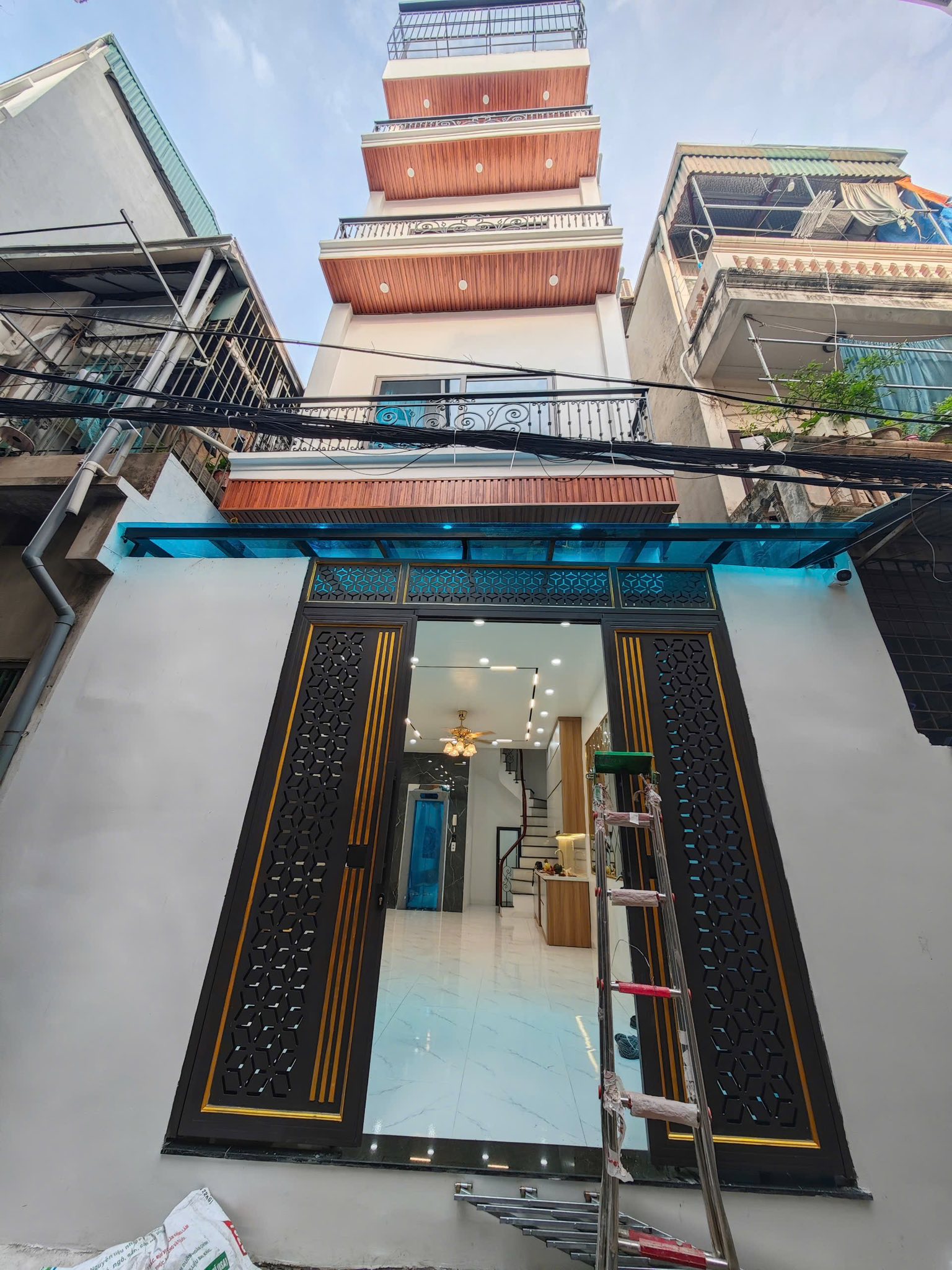 BÁN NHÀ TRẦN KHÁT CHÂN - KINH DOANH - THANG MÁY - MẶT NGÕ - 50M²  - 5M MT - 10.8 TỶ