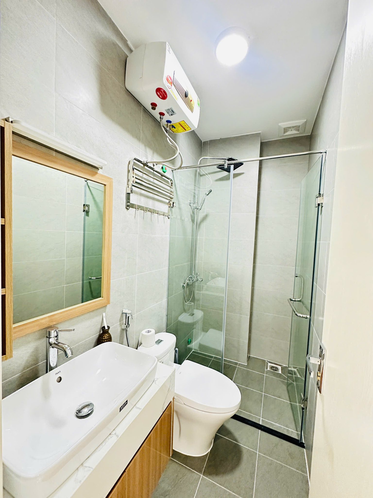 Ô tô Phân lô Thang máy Hoàng Quốc Việt 60m 6T, MT 5m, nhỉnh 25 tỷ 5
