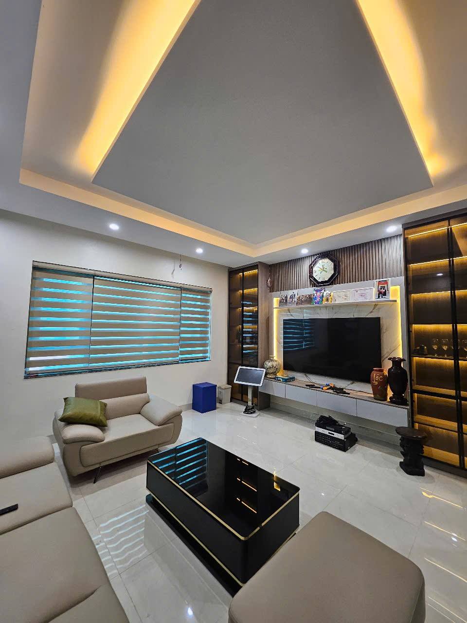 VIPPhân lô Mạc Thái Tổ, Cầu Giấy 65m 7T Thang máy, Ô tô vòng quanh, 33 tỷ